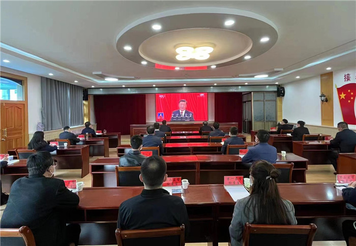 1665911881842460.jpg 临夏州纪委监委组织纪检监察干部集体收看党的二十大开幕会。.jpg