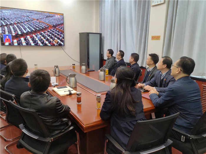 1665912046262636.jpg 天水市纪委监委机关党员干部集中收听收看党的二十大开幕盛况。.jpg