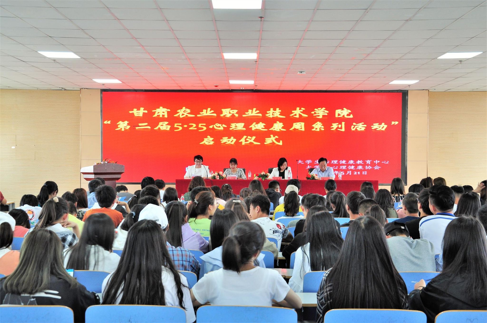 1558925835622015167.jpg 1558685777136055054.jpg