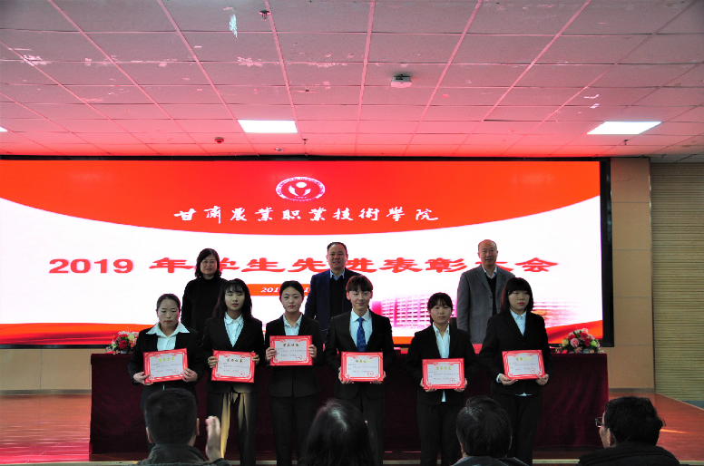 1577087200497043373.png 2.png