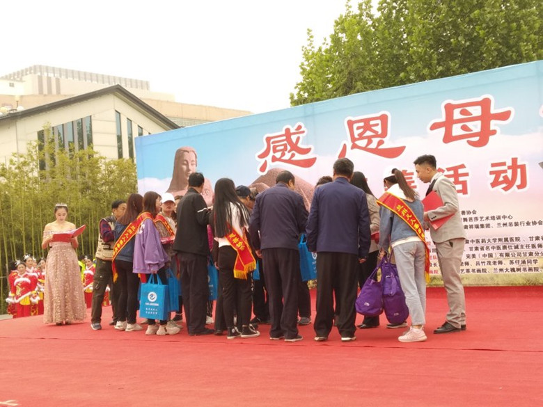 1558689873751025297.jpg 4.jpg