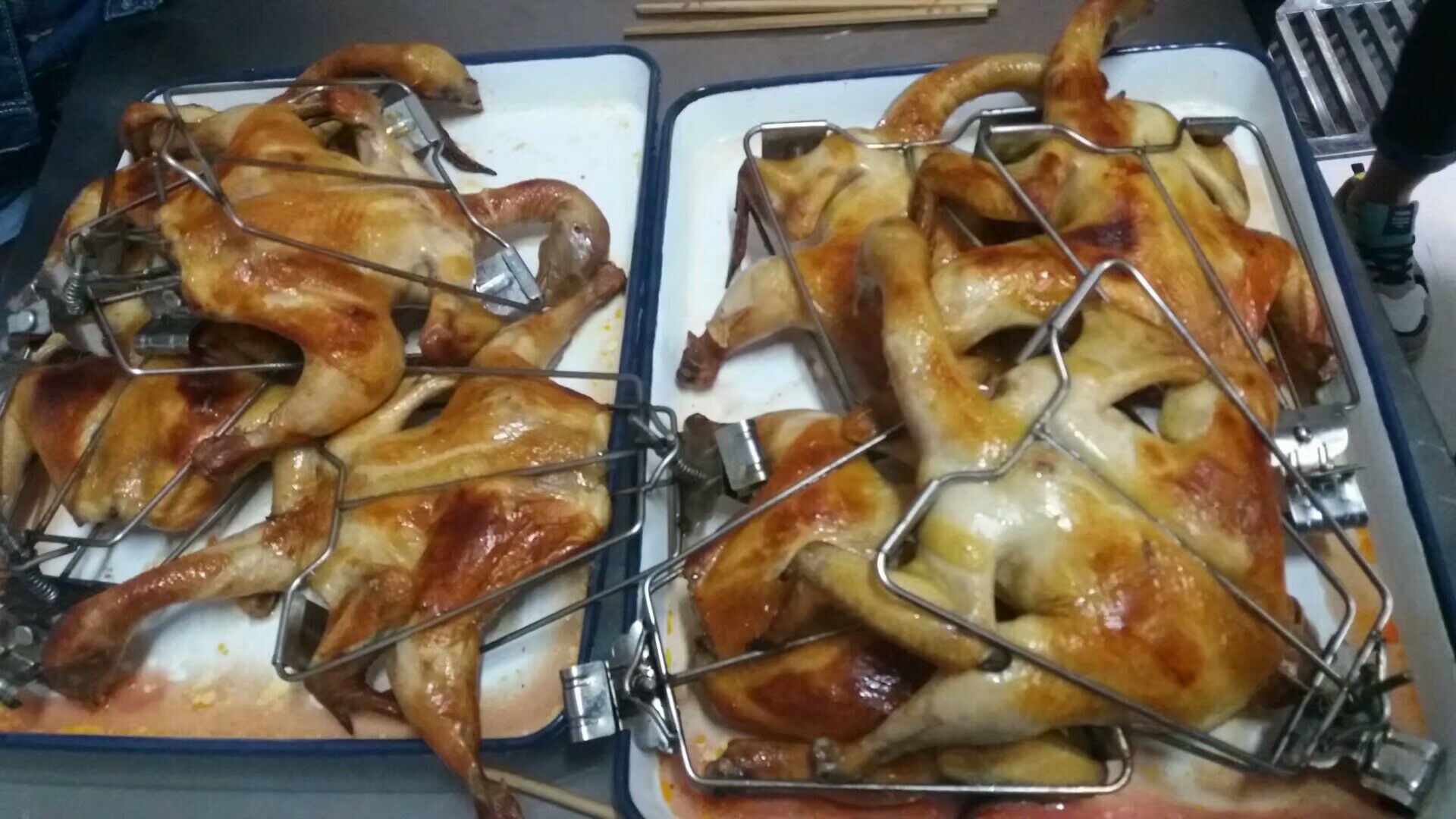 1529929880966041473.jpg 1529929880966041473.jpg