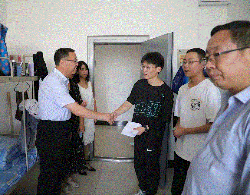 1626316083358082692.gif 11111.gif