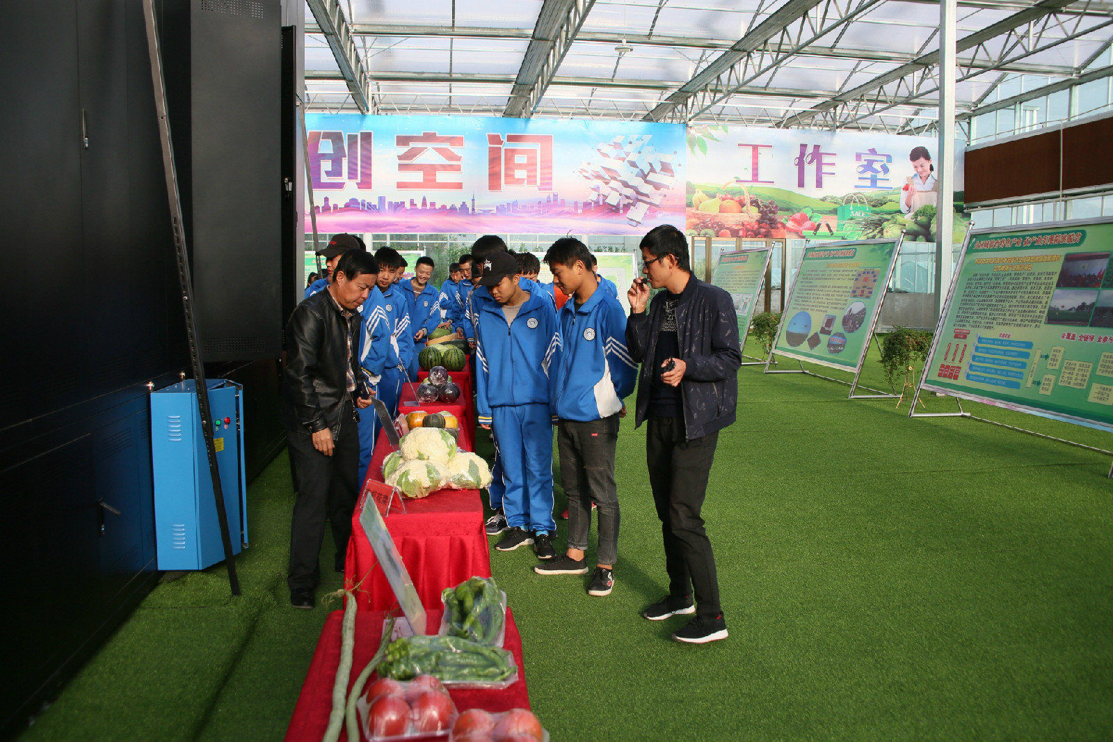 1540956050290062911.jpg 1540956050290062911.jpg