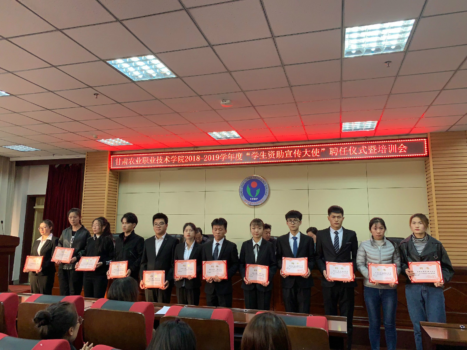 1547194785615091777.jpg 1547194785615091777.jpg