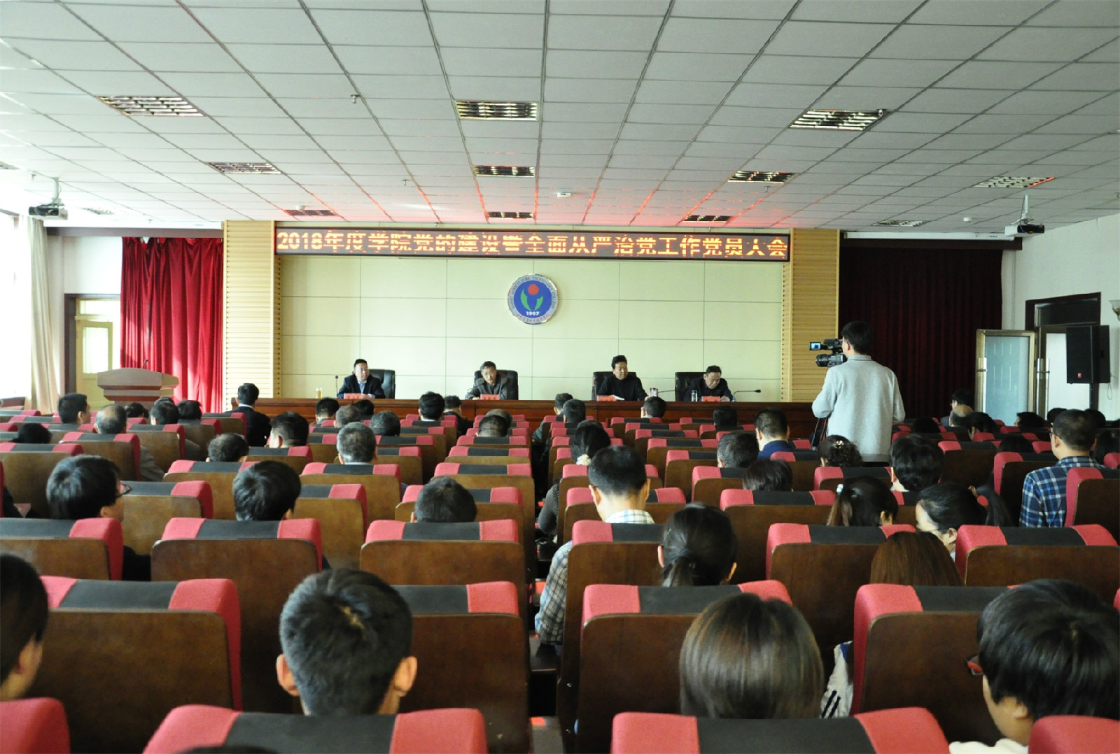 1522386093673000653.jpg 1522386093673000653.jpg