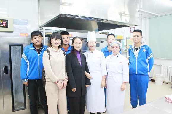 1542103439881047109.jpg 5.jpg