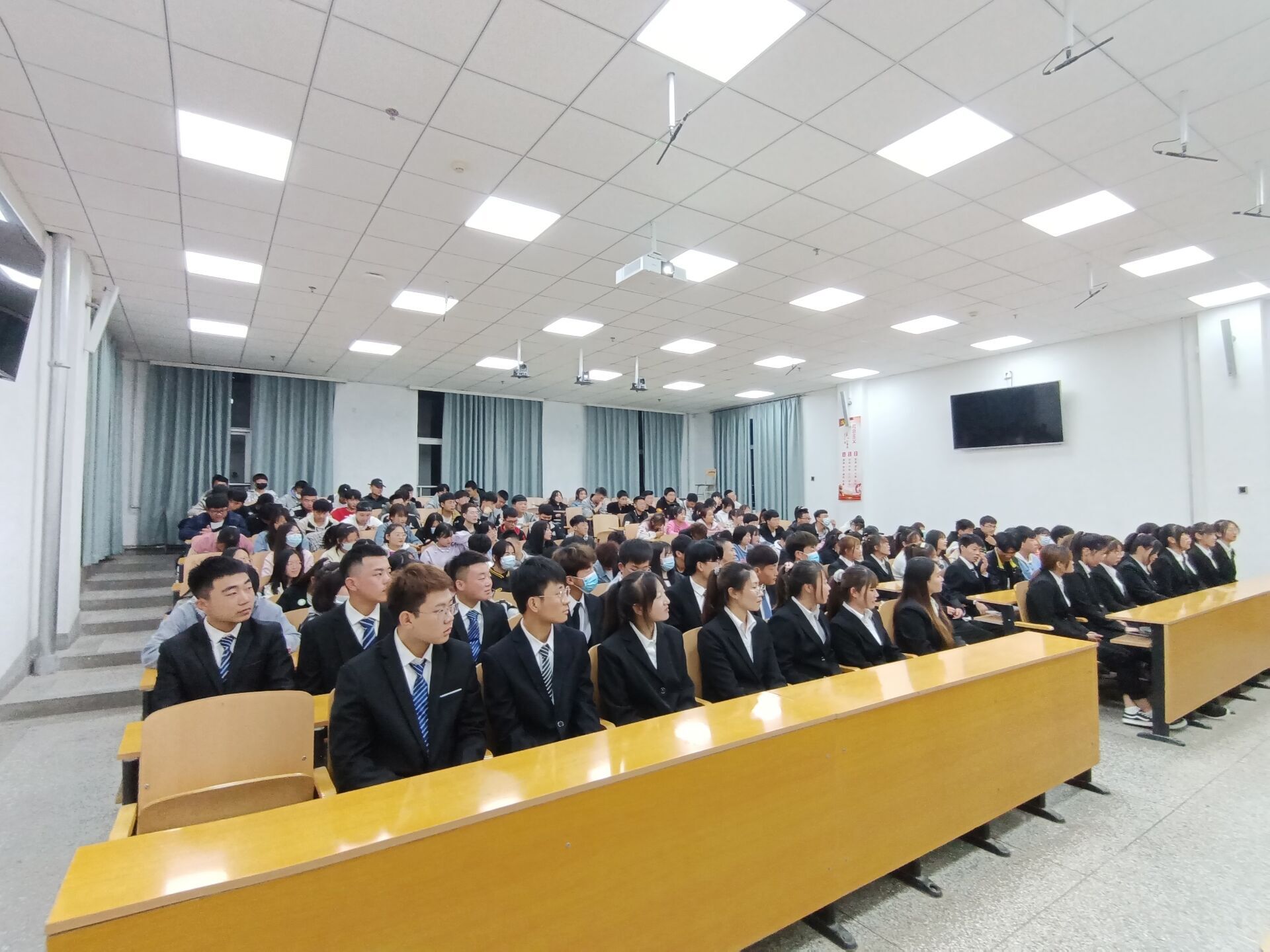 1617679316935064386.jpg 1617679316935064386.jpg