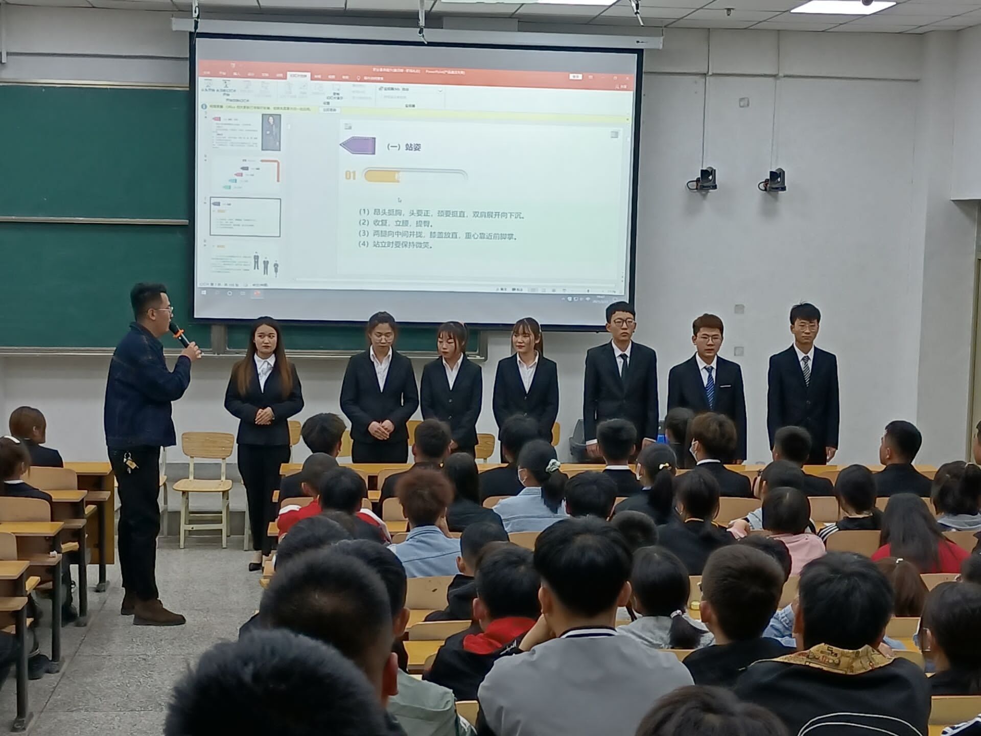 1617679010378021890.jpg 1617679010378021890.jpg