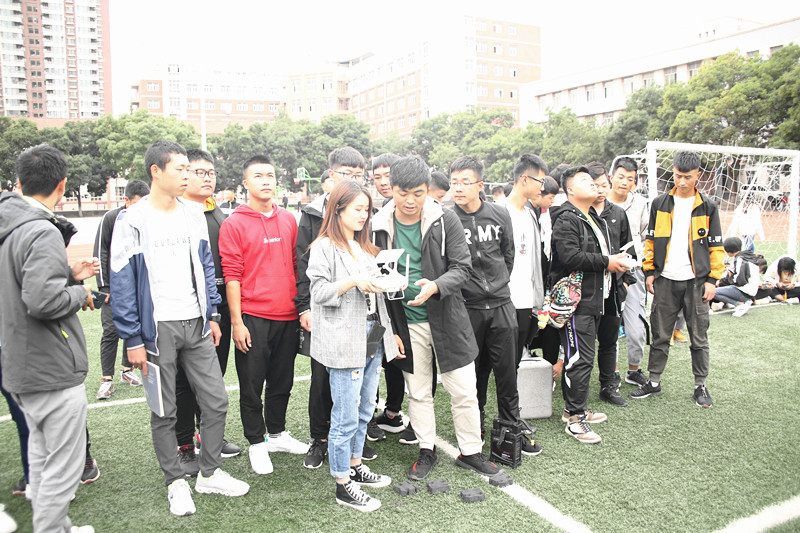 1569748607534080181.jpg 1569748607534080181.jpg