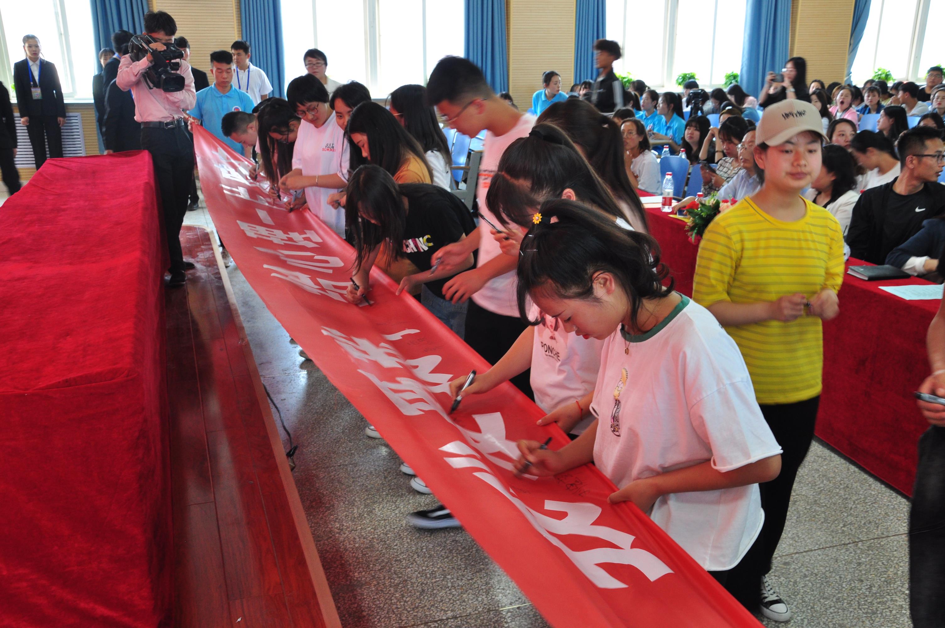 1558685834094050997.jpg 1558685834094050997.jpg