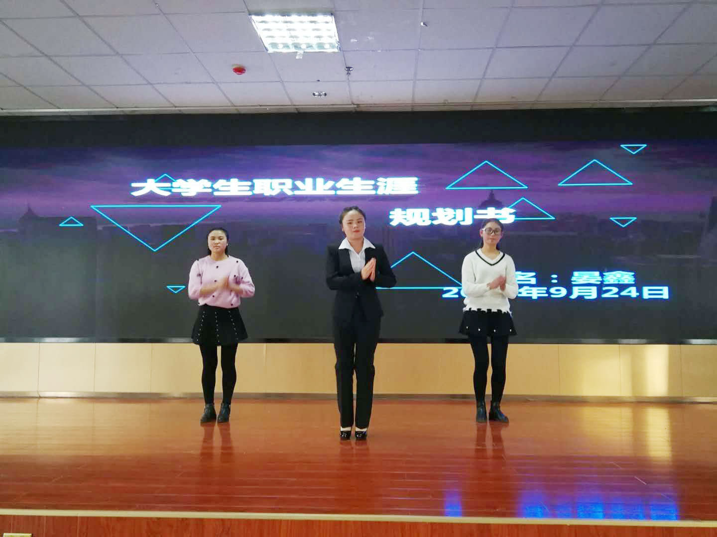 1523606727260059797.jpg 1523606727260059797.jpg